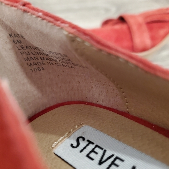 NEW Steve Madden Kate Red Suede Pumps - Picture 5 of 6